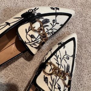 Elegant Cream and Black Gold Link Women's Loafers